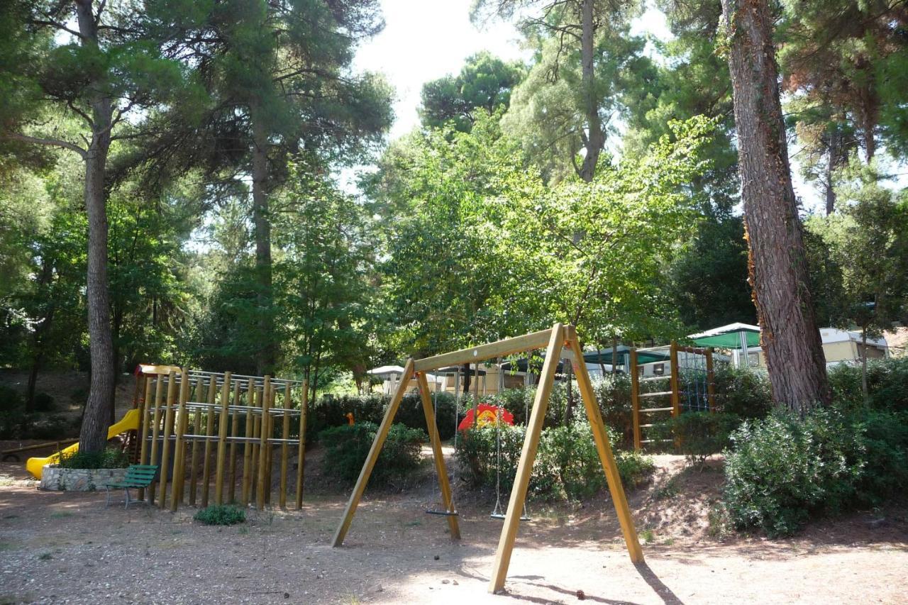 Happy Camp Mobile Homes In Camping Villaggio Internazionale San Menaio Exteriör bild