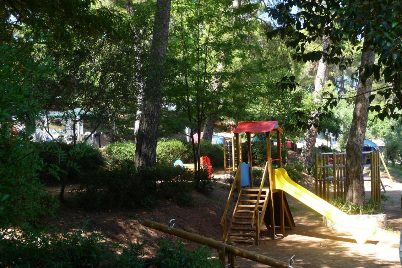 Happy Camp Mobile Homes In Camping Villaggio Internazionale San Menaio Exteriör bild
